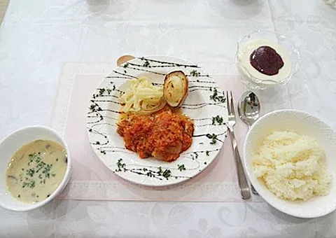 出張調理例「チキンのトマト煮込み」の写真