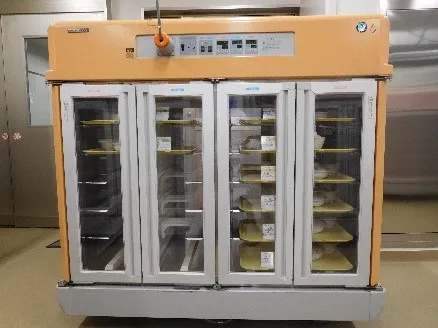 温冷配膳車の写真