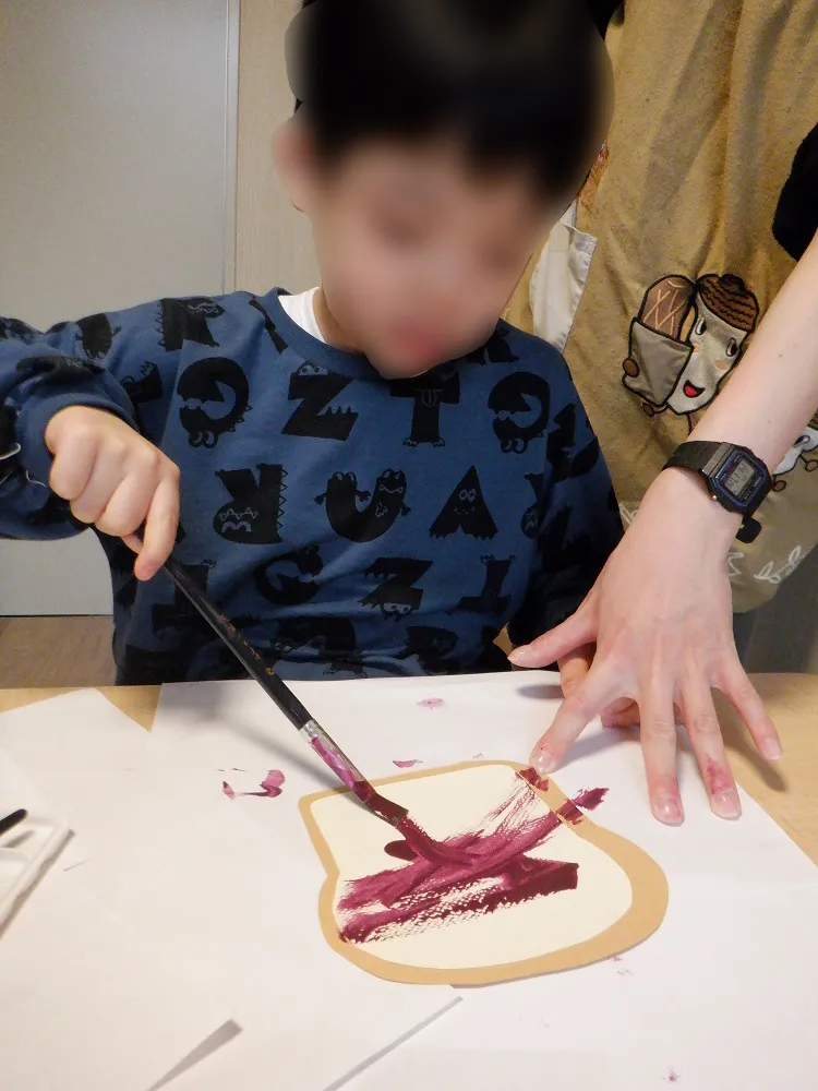 おやつを作っている様子