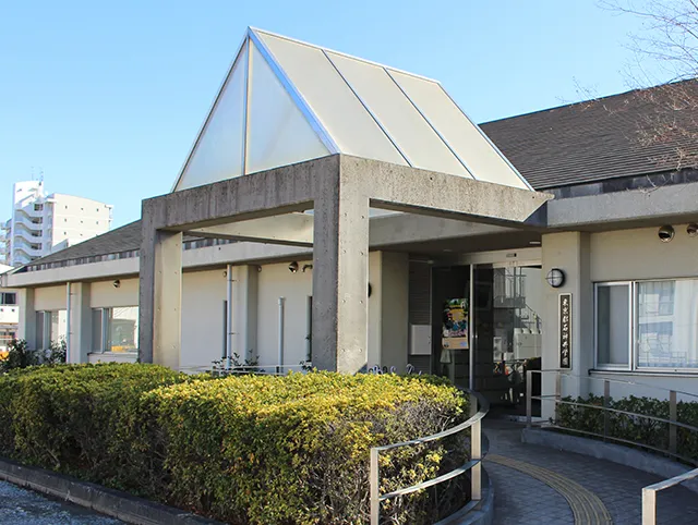 石神井学園　管理棟入口